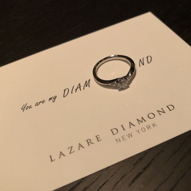 【ラザール ダイヤモンド(LAZARE DIAMOND)の口コミ】 好きなデザインと結婚指輪との重ね付けを考えて選びました。そして、なん…