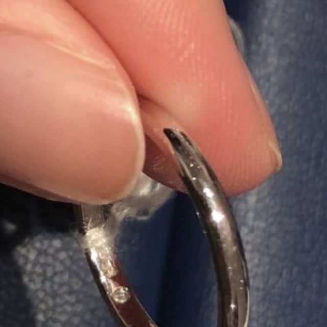 【銀座ダイヤモンドシライシの口コミ】 実際にダイヤモンドの質を、ルーペを使って見せていただけた。また、予算…