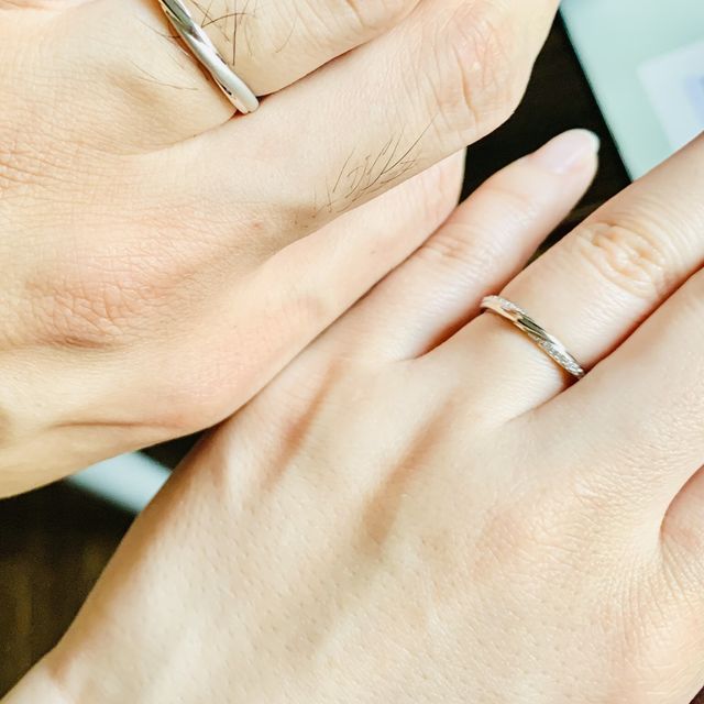 【銀座ダイヤモンドシライシの口コミ】 自分が見る角度からと、他者が見る角度の双方からメレダイヤがキラキラし…