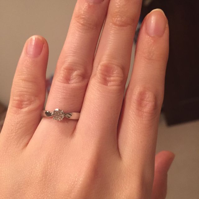 【ティファニー(Tiffany & Co.)の口コミ】 ティファニーのブルーボックスにずっと憧れがあったので、婚約指輪はティ…