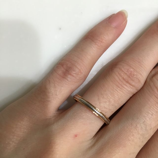 【ティファニー(Tiffany & Co.)の口コミ】 婚約指輪がギリシャ数字とダイヤ入りのローズゴールドで、普段から２個つ…