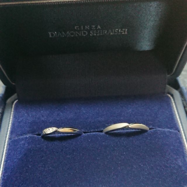 【銀座ダイヤモンドシライシの口コミ】 シンプルかつ、あまり他に類を見ないデザインで飽きが来なさそうなことが…