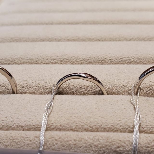 【TRECENTI(トレセンテ)の口コミ】 エンゲージリングとマリッジリングを合わせて購入しました。彼女の希望で…