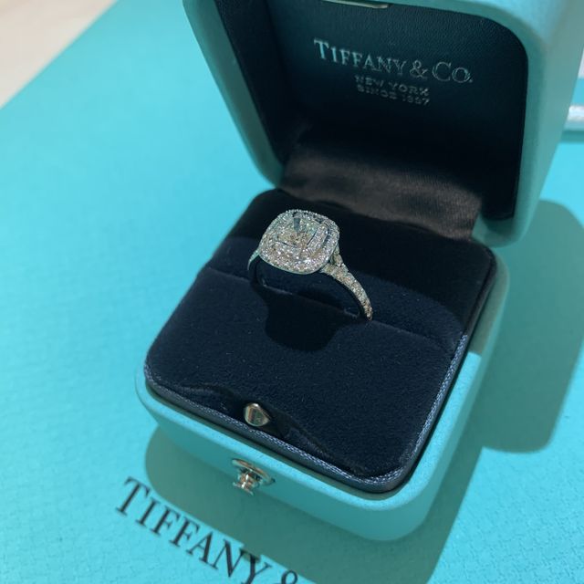 【ティファニー(Tiffany & Co.)の口コミ】 いくつかのブランドを検討していましたが、こちらの指輪はTiffanyにしかな…