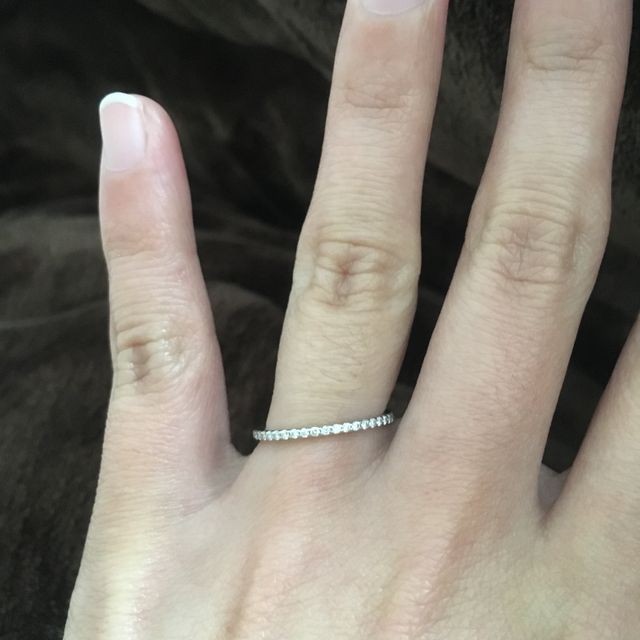 【4℃ BRIDAL(ヨンドシーブライダル)の口コミ】 将来的にずっと婚約指輪と結婚指輪を両方つけたかったのでリングが細くて…