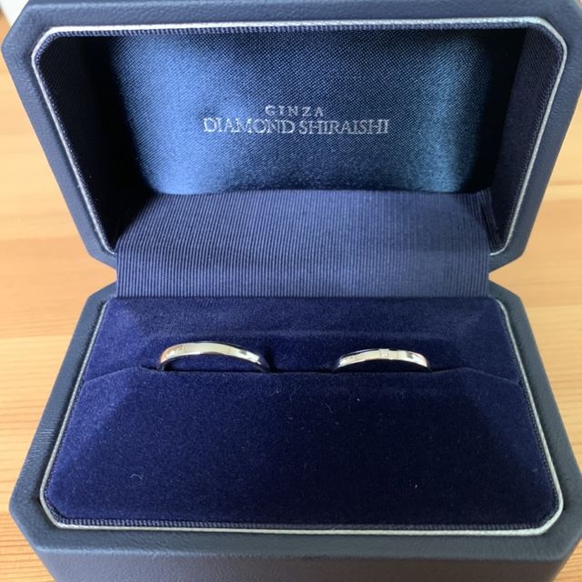 【銀座ダイヤモンドシライシの口コミ】 シンプルなデザインのものを探していて色々な店舗を回りましたがその中で…