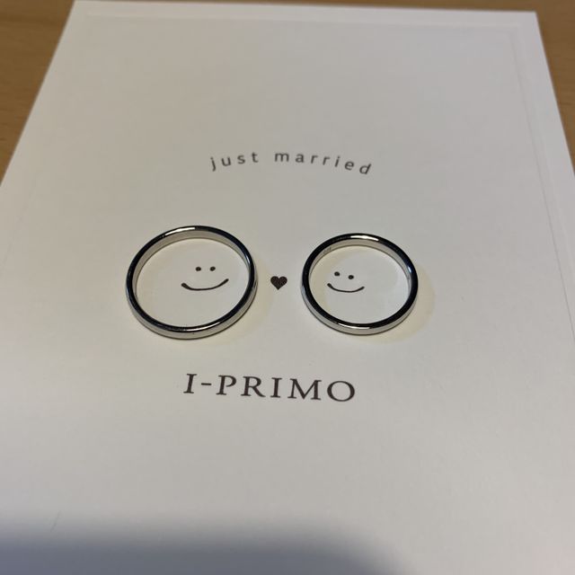 【アイプリモ(I-PRIMO)の口コミ】 2人ともシンプルでストレートの指輪がいいと思っていたのでこのデザインに…