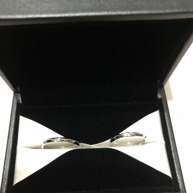 【エクセルコダイヤモンド(EXELCO DIAMOND)の口コミ】 ダイヤモンドが着いていて、かつシンプルな指輪を探していました。シンプ…