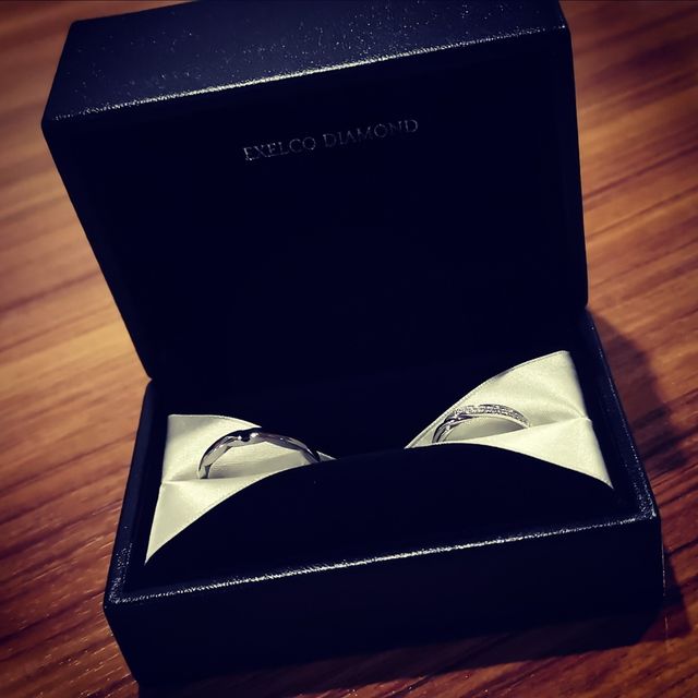 【エクセルコダイヤモンド(EXELCO DIAMOND)の口コミ】 色々なブランドを回った結果、自分の指が１番綺麗に見えるのがU字型の指輪…