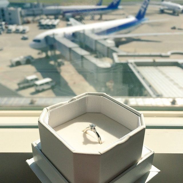 【4℃ BRIDAL(ヨンドシーブライダル)の口コミ】 色んな店舗に行きましたが、指輪のデザインが豊富な事はもちろんの事、4℃…