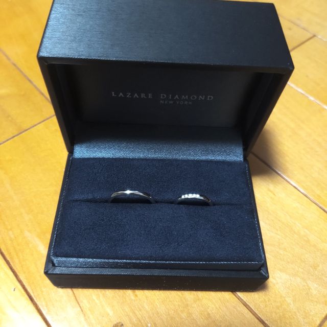 【ラザール ダイヤモンド(LAZARE DIAMOND)の口コミ】 シンプルな形なので今後、記念日に指輪を買うときに重ね付けができると提…