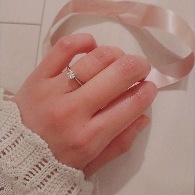 【アイプリモ(I-PRIMO)の口コミ】 決め手は指輪のシンプルさです。
婚約相手がギラギラしたアクセサリーが好…