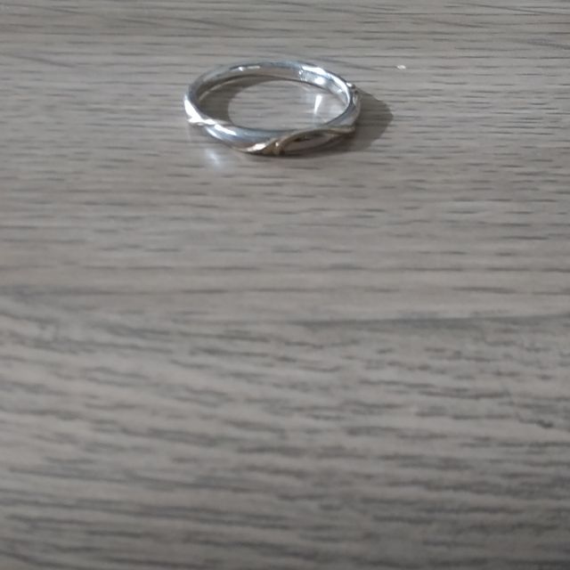 【ケイウノ ブライダル(K.UNO BRIDAL)の口コミ】 やはり値段が決めてでしたが、デザインも気に入ってます
指輪のデザインで…