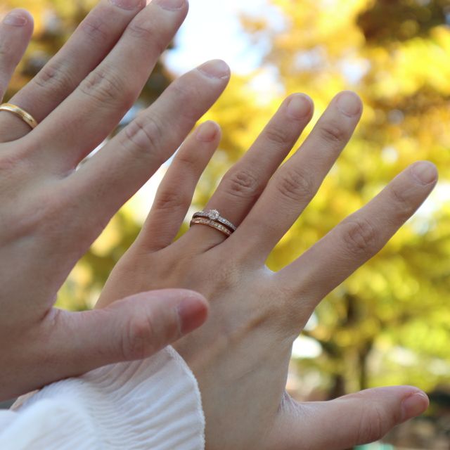 【アイプリモ(I-PRIMO)の口コミ】 先に購入していた婚約指輪との相性が良かったのが決め手です。ゴールドの…