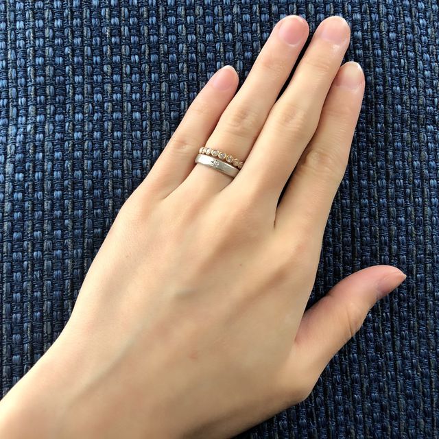 【YUKA HOJO(ユカホウジョウ)の口コミ】 シンプルなデザインですが、センターのダイヤが可愛らしく、一目惚れでし…