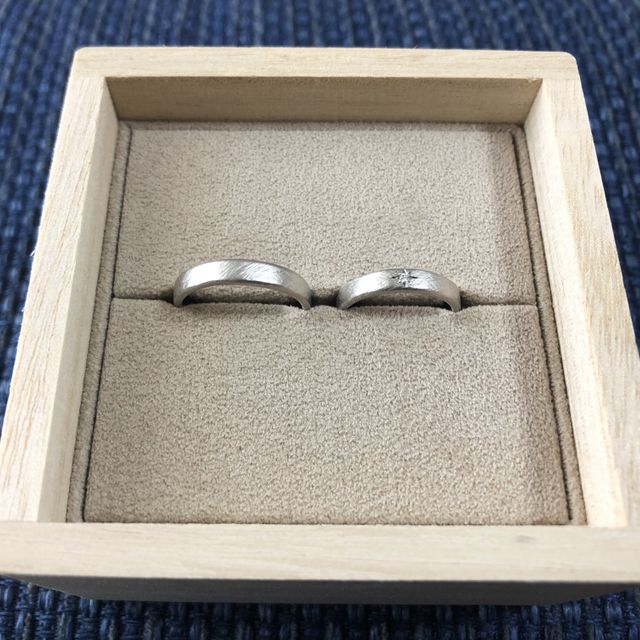 【YUKA HOJO(ユカホウジョウ)の口コミ】 シンプルなデザインですが、センターのダイヤが可愛らしく、一目惚れでし…