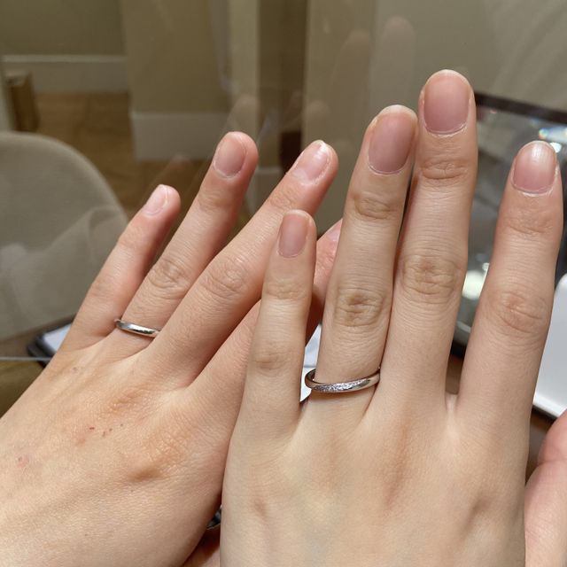 【TRECENTI(トレセンテ)の口コミ】 男性の方は中央にマット加工があり、かっこよいイメージになります。女性…