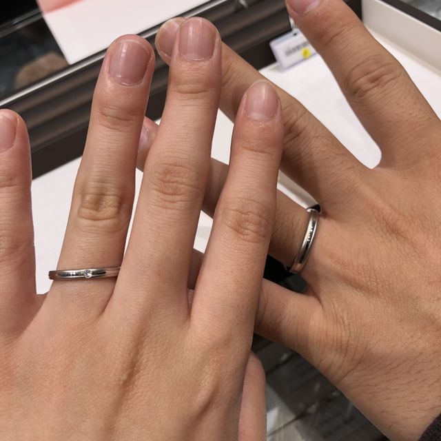 【アイプリモ(I-PRIMO)の口コミ】 シンプルながらもマット加工が部分的にしてある素敵なリングです。シンプ…