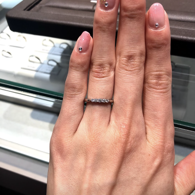 【アイプリモ(I-PRIMO)の口コミ】 ストレートラインでシンプルではあるけれど、ダイヤの存在感が素晴らしく…