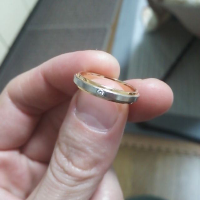 【アイプリモ(I-PRIMO)の口コミ】 主人、私も指が太いのでシルバー単色で細めのリングだと、華奢な感じにな…