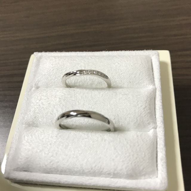 【LUCIE(ルシエ)の口コミ】 指輪のデザインがとても良く、曲線が綺麗なところが気に入り購入させてい…