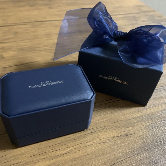 【銀座ダイヤモンドシライシの口コミ】 指の太さや短さが一番の悩みでした。お肉感をカバーできるように緩やかな…