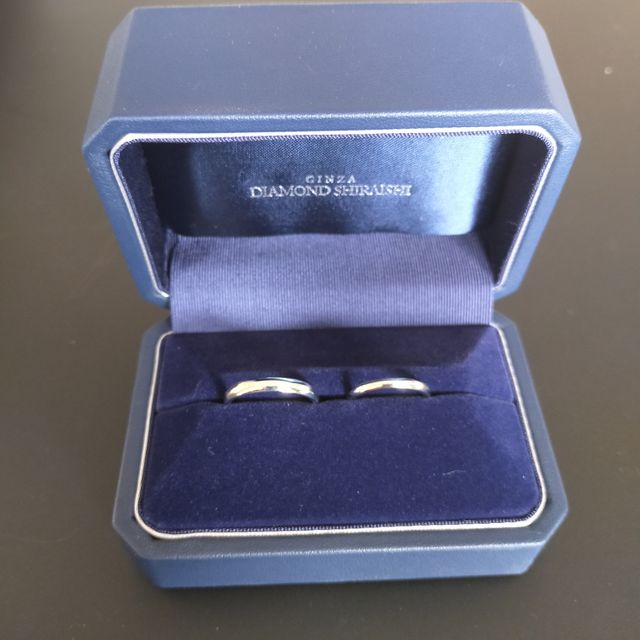 【銀座ダイヤモンドシライシの口コミ】 金属アレルギーがあり、プラチナ999の指輪で探していました。
シンプルな…