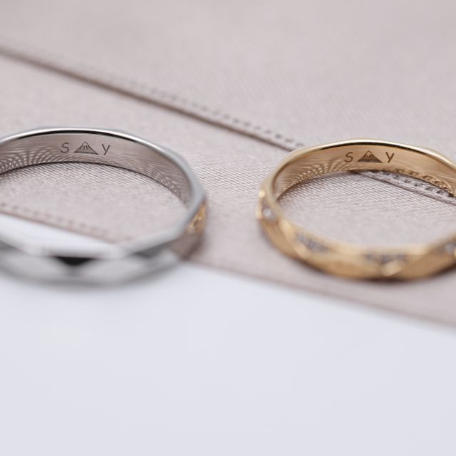 【TANZO.(鍛造指輪)の口コミ】 他にはないカットのデザイン、つけやすさ、プラチナとゴールドのペアであ…