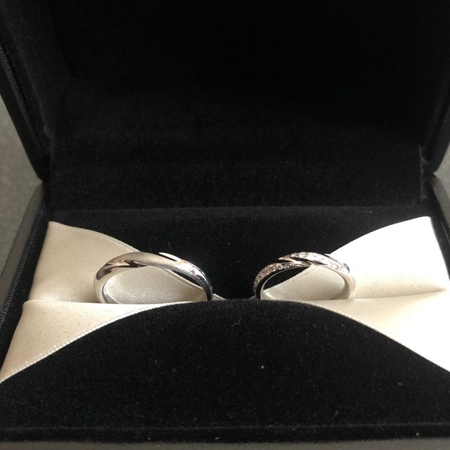 【エクセルコダイヤモンド(EXELCO DIAMOND)の口コミ】 メレダイヤモンドが沢山入っており、エンゲージリングとも重ねられるよう…