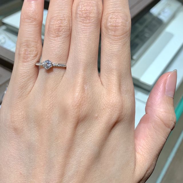 【アイプリモ(I-PRIMO)の口コミ】 プラチナ部分にダイヤが埋め込まれているため、とてもゴージャスでした。…