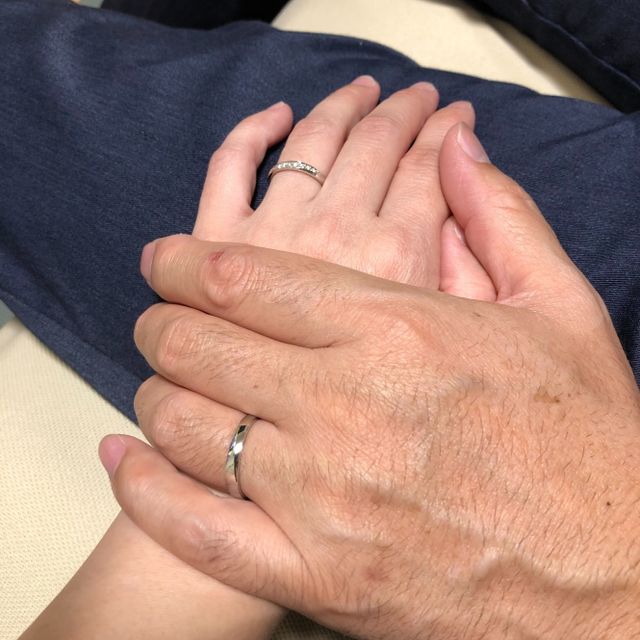 【4℃ BRIDAL(ヨンドシーブライダル)の口コミ】 指輪の素材で純度の高いプラチナを探していました。商品を見せていただき…