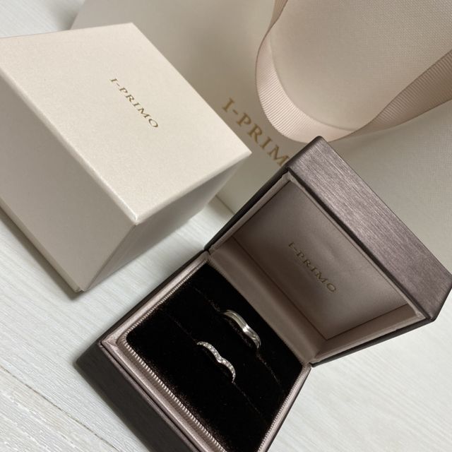 【アイプリモ(I-PRIMO)の口コミ】 女性の指輪はダイヤがキラキラで可愛くてずっと目をつけていて、実際お店…