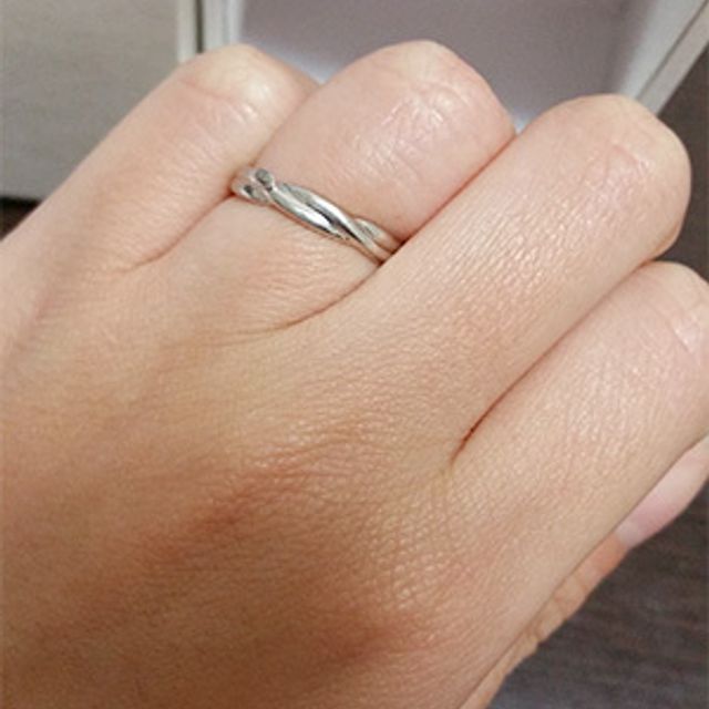 【Mariage ent(マリアージュエント)の口コミ】 シンプルなデザインがいい彼とちょっと変わったデザインのほうが好みの私…