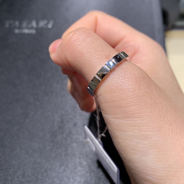 【TASAKI(タサキ)の口コミ】 ダイヤのついた華やかな結婚指輪を探しておりました。
昔から母の付き添い…