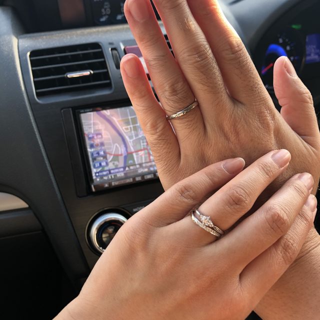 【俄(にわか)の口コミ】 婚約指輪に俄の白鈴を頂いたので、結婚指輪も俄と決めていました。せせら…