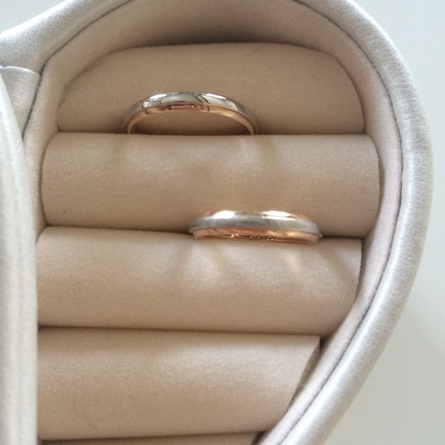 【THE KISS(ザ・キッス)の口コミ】 婚約指輪は予算上買うことができず結婚指輪のみ購入する予定だったので普…