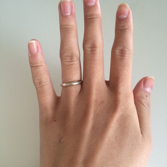 【THE KISS(ザ・キッス)の口コミ】 婚約指輪は予算上買うことができず結婚指輪のみ購入する予定だったので普…