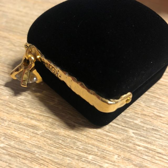 【e.m.の口コミ】 普段も付けられるような、ファッションリングのような婚約指輪を探してい…