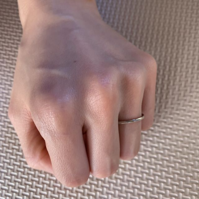 【銀座ダイヤモンドシライシの口コミ】 見た目がゴツいものは好みではないので、細身であまり目立たないものにし…