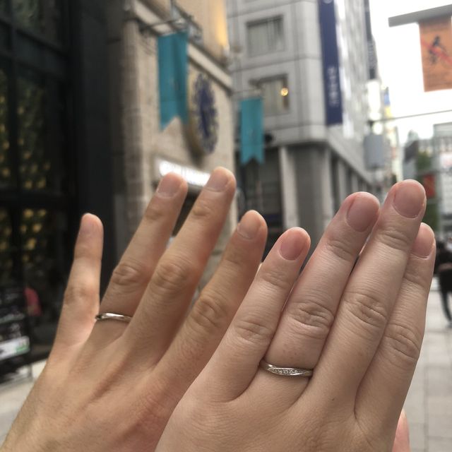 【銀座ダイヤモンドシライシの口コミ】 一番の決め手は、付け心地が良かったことです。毎日付けるものなので、隣…