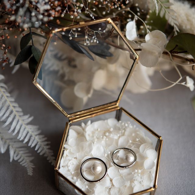 【ラザール ダイヤモンド(LAZARE DIAMOND)の口コミ】 シンプルなものを探しており、シンプルの中にでも少し太めなところに惹か…