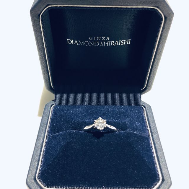 【銀座ダイヤモンドシライシの口コミ】 私は華やかなデザインにしようと思っていたのですが、彼がシンプルなもの…