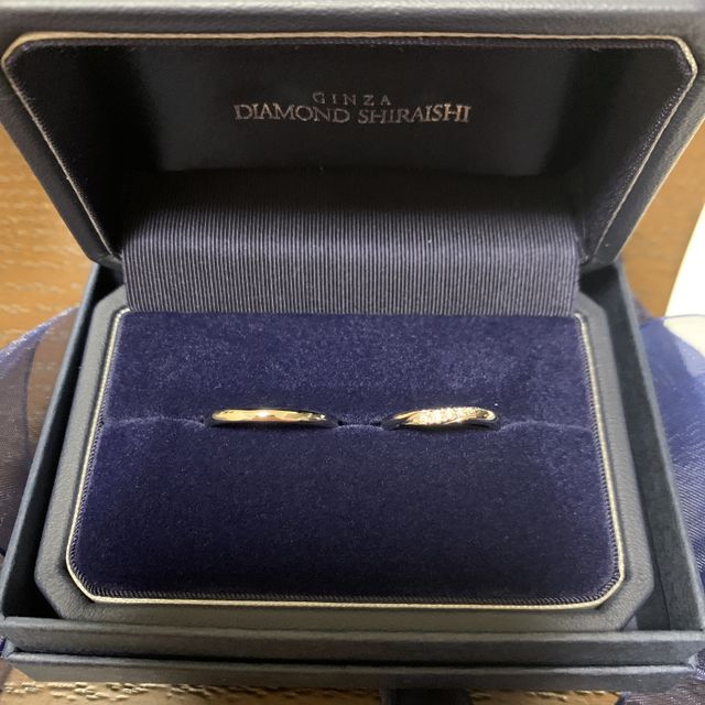 【銀座ダイヤモンドシライシの口コミ】 見に行って、いろいろな種類をつけてみたり並べてもらってたくさん考えま…