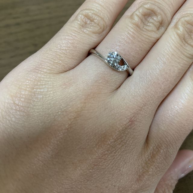 【ラザール ダイヤモンド(LAZARE DIAMOND)の口コミ】 最終的な決め手になったのは、
デザインの豊富さとダイヤモンドの輝きです…