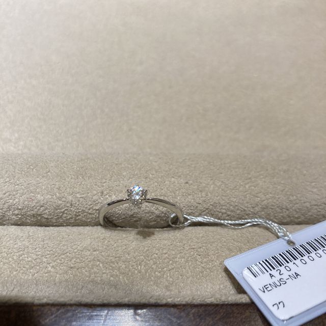 【TRECENTI(トレセンテ)の口コミ】 デザインがシンプルでとても可愛かったので、購入しました。店員さんも親…