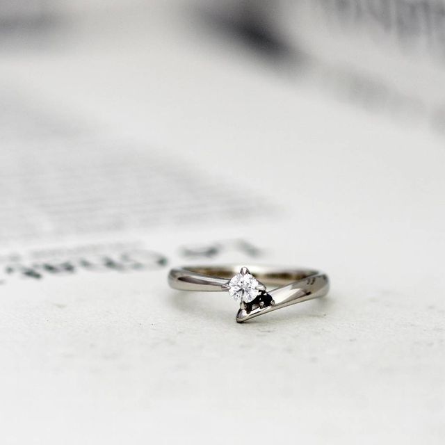 【atelier CraM(アトリエ クラム)の口コミ】 話しながらその場でデッサンしてくださるので、自分の希望通りの指輪が出…