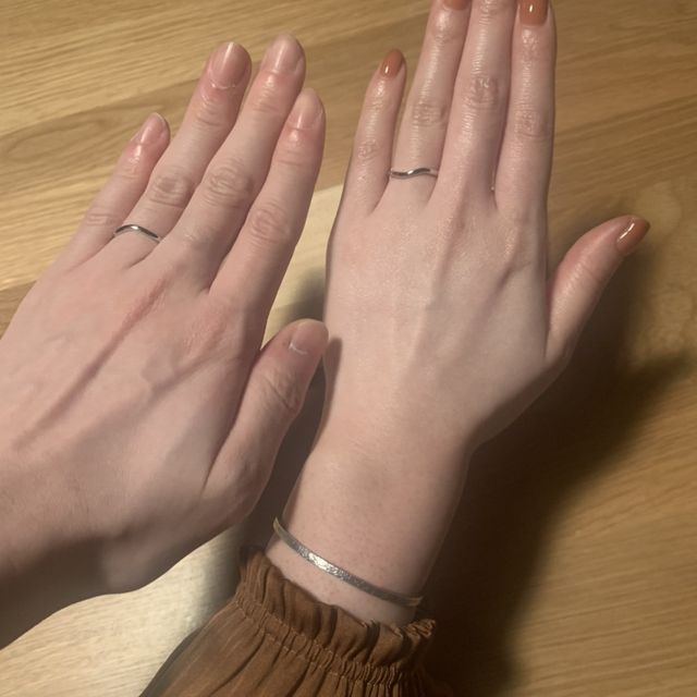 【ichi(イチ)の口コミ】 決め手はデザインでした。
常に身に付けるものなのでなるべくシンプルで、…