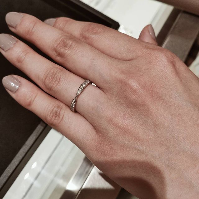 【ティファニー(Tiffany & Co.)の口コミ】 可愛らしく女性っぽい細身のシンプルなデザインが多く、またお値段も手頃…