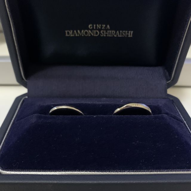 【銀座ダイヤモンドシライシの口コミ】 つけ心地が良く、控えめなデザインが気に入りました。素材もプラチナなの…
