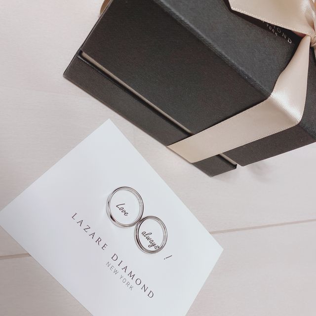 【ラザール ダイヤモンド(LAZARE DIAMOND)の口コミ】 ダイヤモンドがたくさんついているものをさがしており似たようなデザイン…